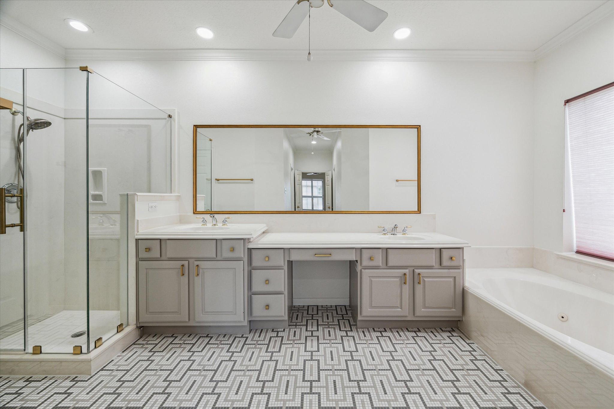 Eldridge Primary & Hall Bath Remodel